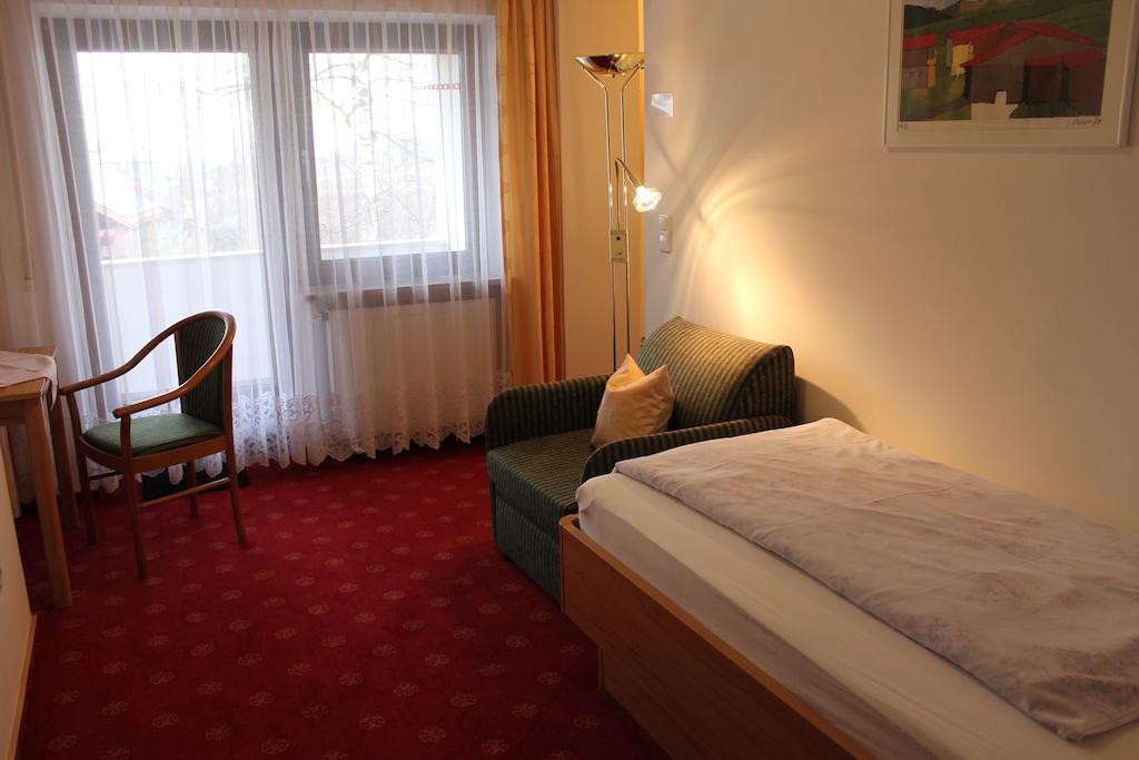 Vogloeder Hof Hotel Bad Fussing Ruang foto